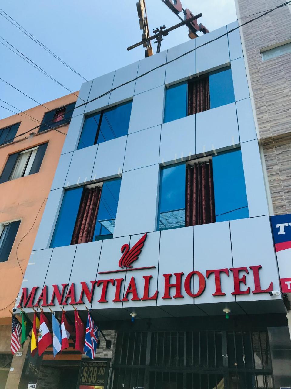 Manantial No,002 Hotel *